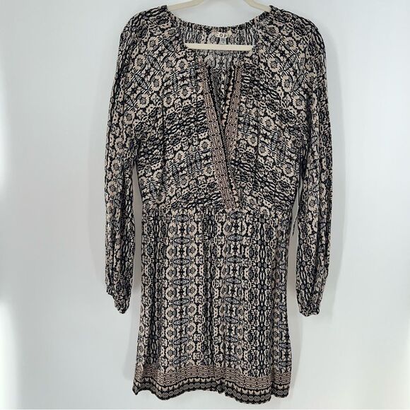 Urban Outfitters COPE Mini Long Sleeve Dress w/Black/Beige/ White Abstract Print - Picture 3 of 11